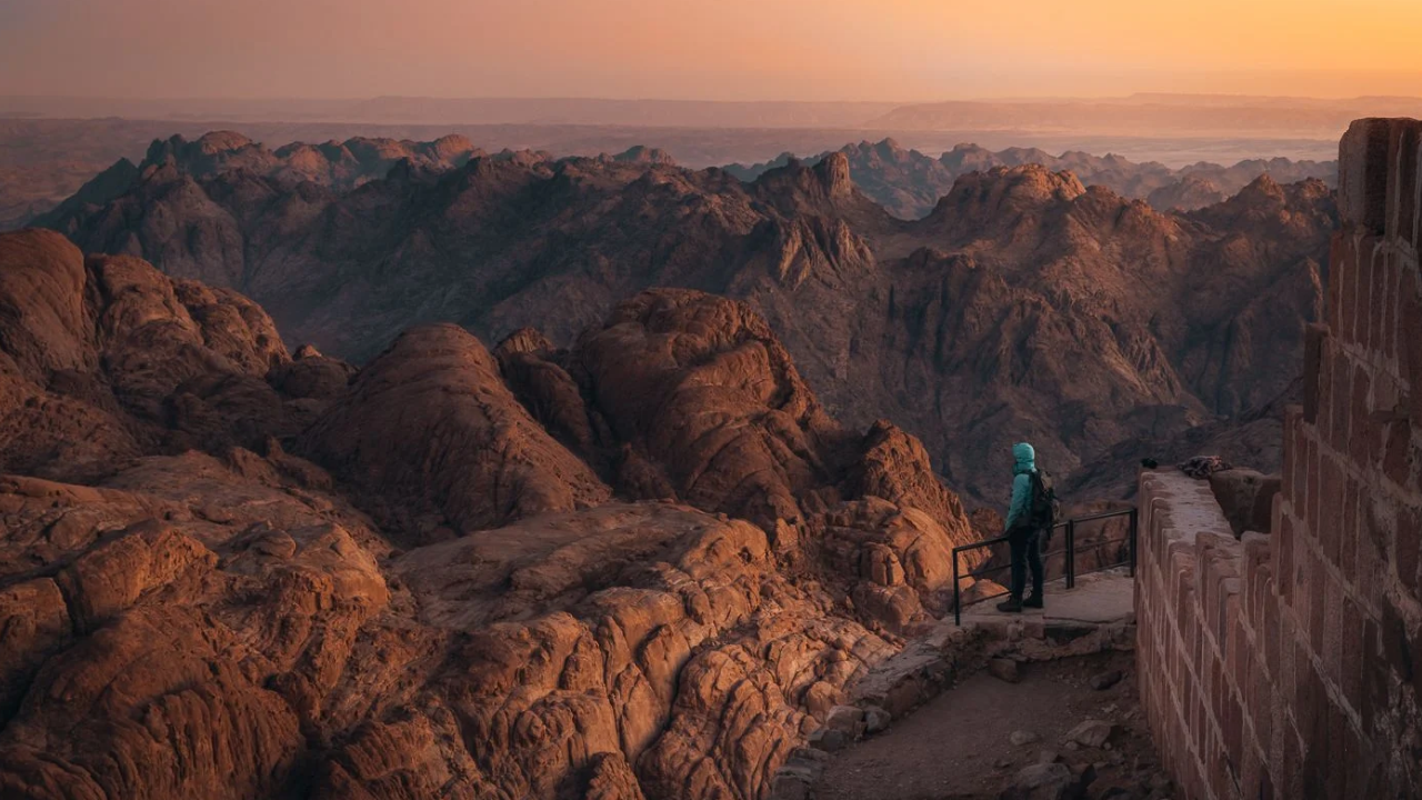 CAIRO & MOSE’S MOUNTAIN ADVENTURE